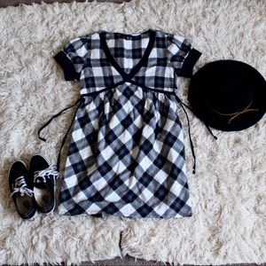 Volcom Shift Dress w/ Bell Sleeves Size Small